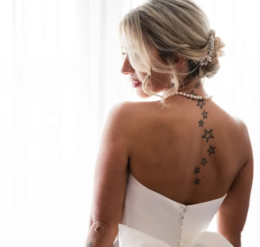 Styled_Shooting_Sonnenhof_Okt_2024_©_Tobias_Hertle-2258 Braut hinten im Spahotel Sonnenhof